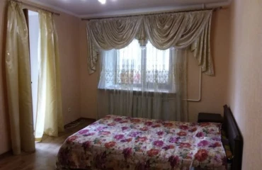 Fotografie Trei Camere apartament, de închiriat. Odesa Киевский