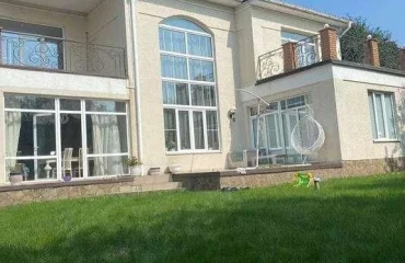 Photo House, for sale. Sofiivska Borshchahivka