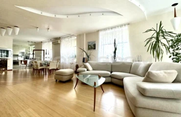 Фото Трехкомнатная квартира, аренда. Киев Печерский
