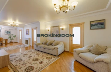 Foto Tres Ambientes piso, en venta. Kyiv Голосеевский