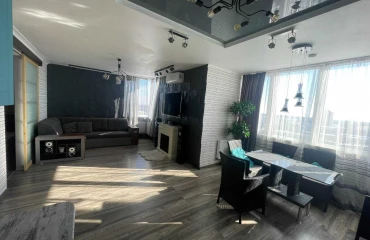 Foto Monoambiente piso, en venta. Kyiv Голосеевский, Vasylkivska