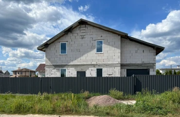 Photo House, for sale. Novi Petrivtsi