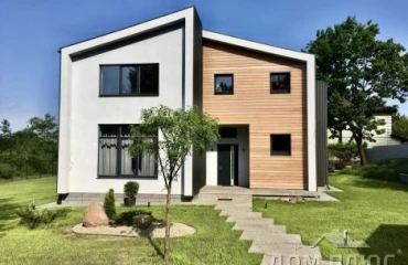 Photo House, for sale. Novi Bezradychi