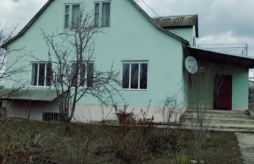 Photo House, for sale. Lymanske