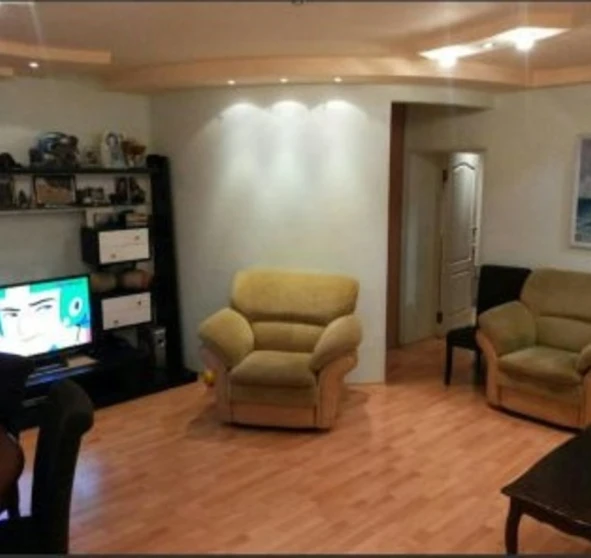 Photo 1. Three-Room flat, to rent. Poltava Подольский