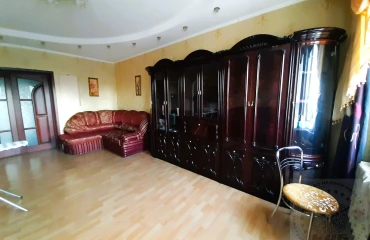 Zdjęcie Trzypokojowe mieszkanie, na sprzedaż. Kyiv Святошинский, Syatoshyn