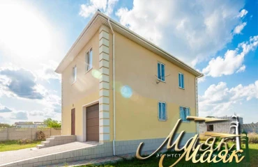 Photo House, for sale. Abrykosivka