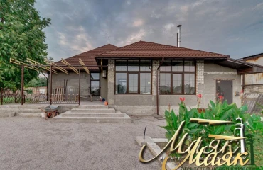 Photo House, for sale. Nyzhnia Khortytsia Хортицкий