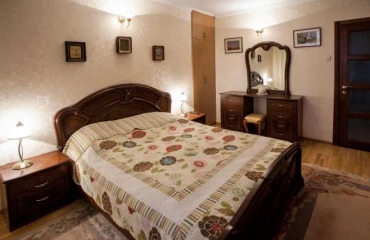 Foto Cuatro Ambientes piso, en venta. Kyiv Шевченковский район, Lukianivska