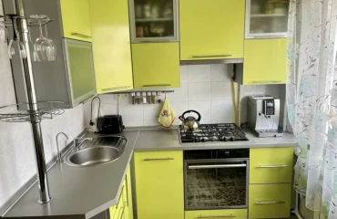 Фото Трикімнатна квартира, продаж. Київ Голосеевский