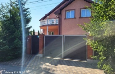 Photo House, for sale. Khotiv