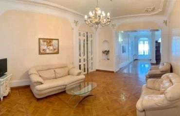 Photo Three-Room flat, to rent. Odesa Приморский