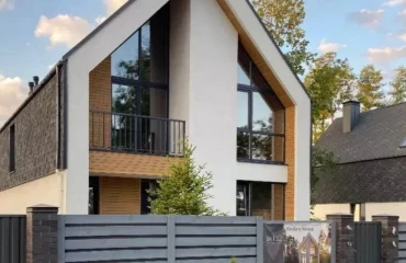 Photo House, for sale. Kriukivshchyna