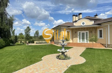 Photo House, for sale. Kyiv Дарницкий