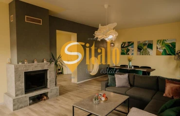 Photo House, for sale. Hnidyn