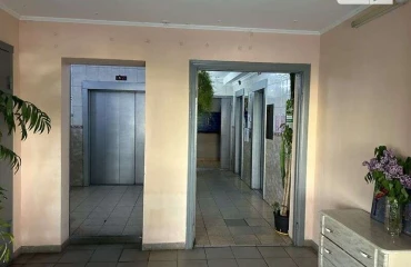 Foto Monoambiente piso, en venta. Kyiv Дарницкий район, Pozniaky